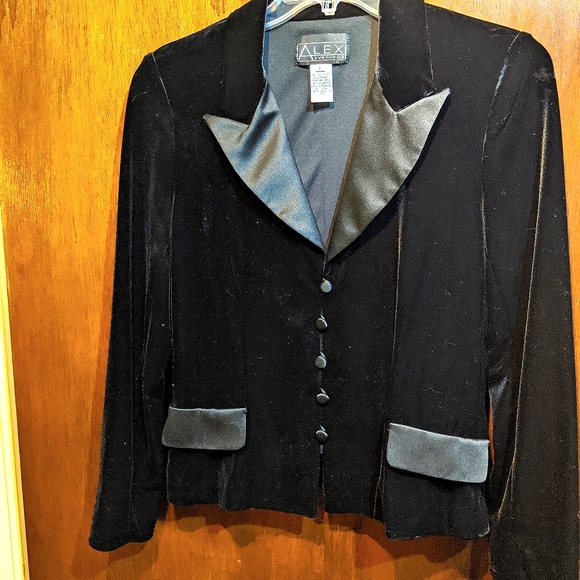 Jacket - Picture 1 of 4